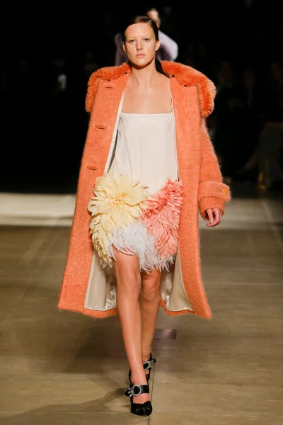 Look 28